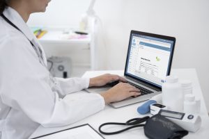 Prontuário Eletrônico: o que médicos precisam saber antes de escolher o sistema ideal para seu consultório